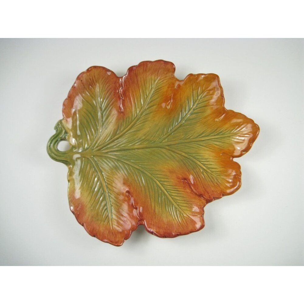 Kaldun & Bogle Leaf Shaped Ceramic Decorative Plate Green Glaze 8 Inch